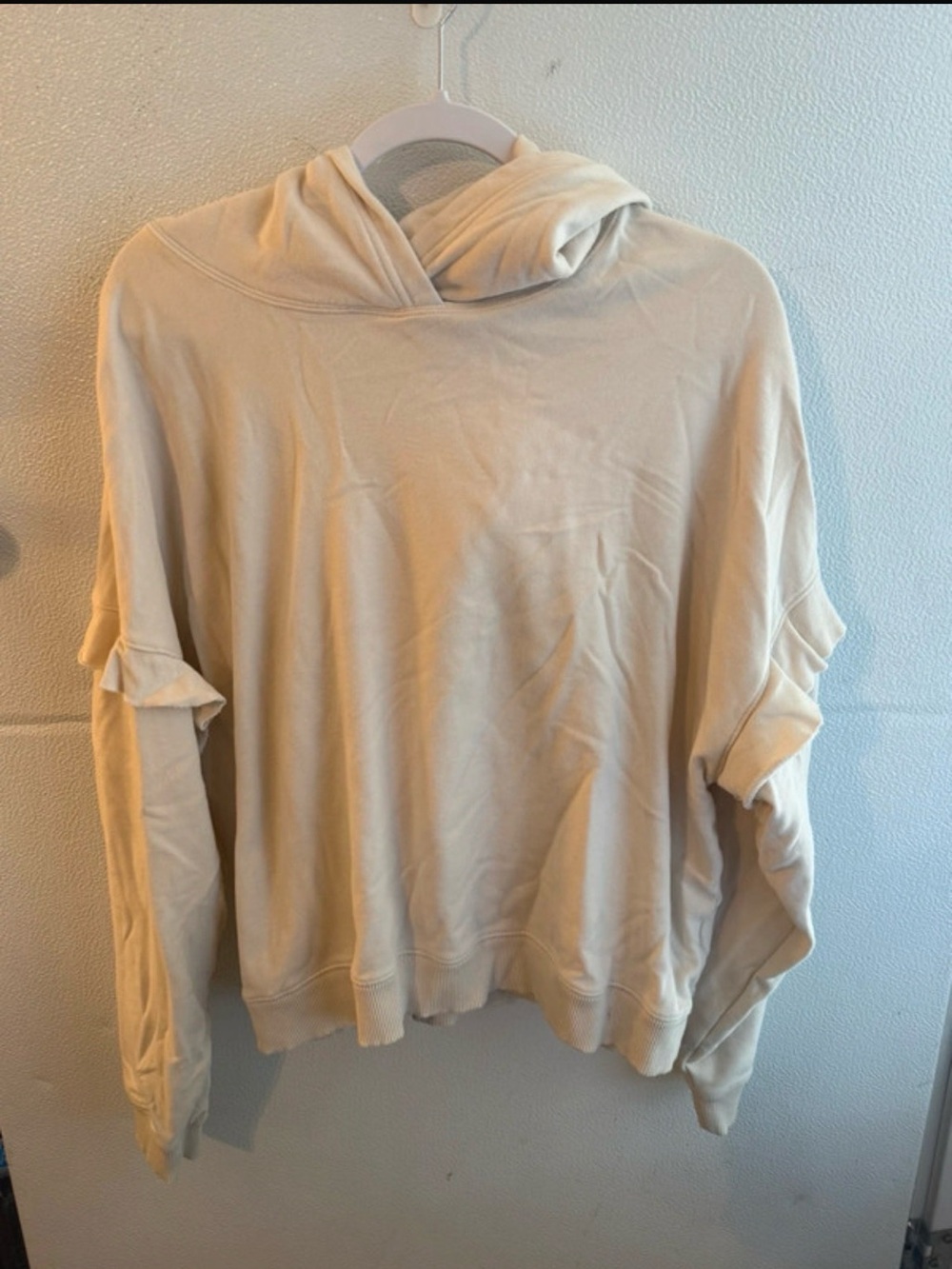 American Eagle ruffle sleeve hoodie
size xl
